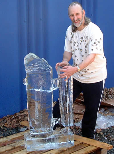 Michael Young and his smoker ice carving